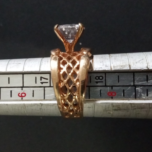 Bold SE Gold Plated CZ Ring sz 7 - Picture 4 of 5